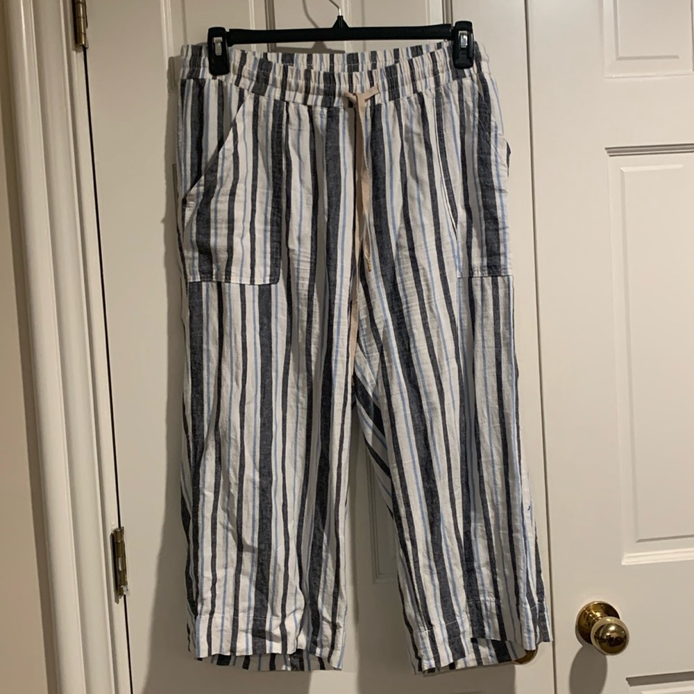 🩵🤍🖤Women’s Striped Capris🖤🤍🩵